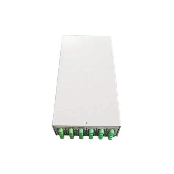 Operating voltage of relay protection device