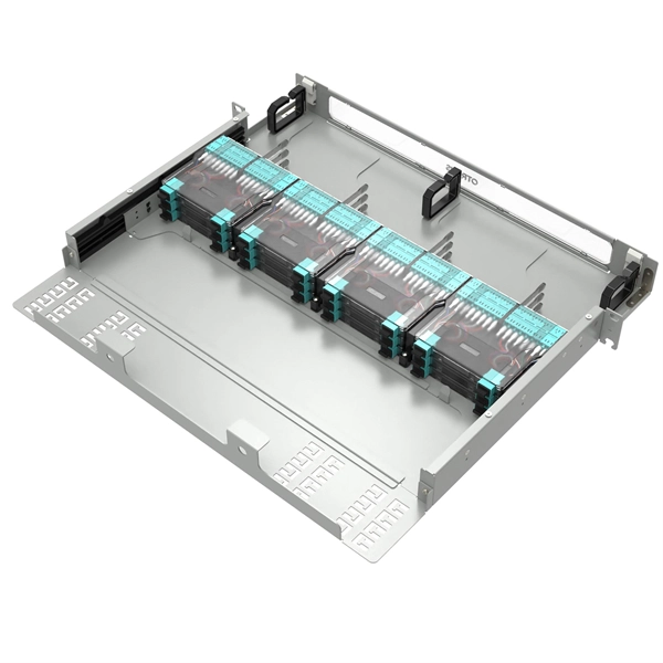 Cable tray compensation grounding