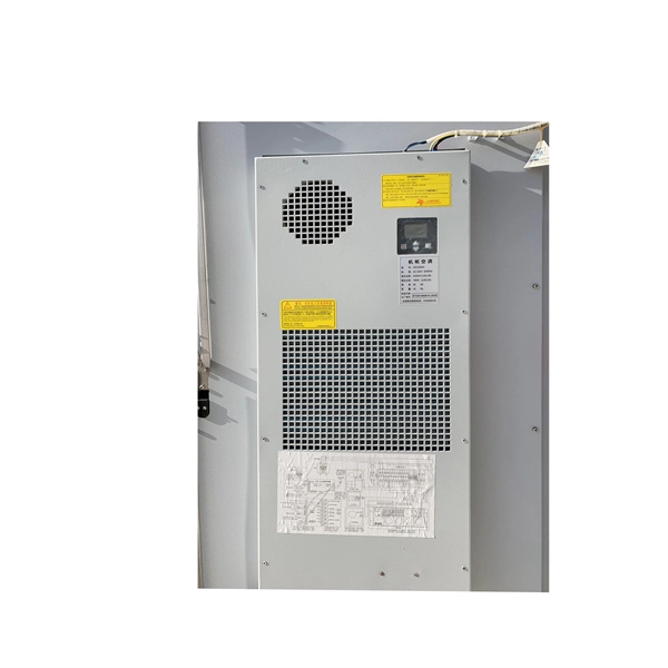 Photovoltaic combiner box communication detection module