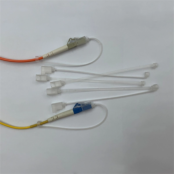 Fiber optic cable 1 core connected to 12 cores