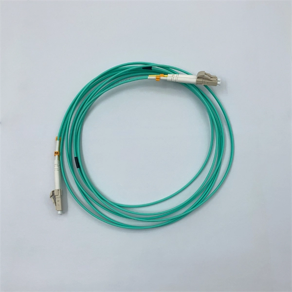 What is the name of the wire connecting the main distribution box to the sub-distribution boxes 
