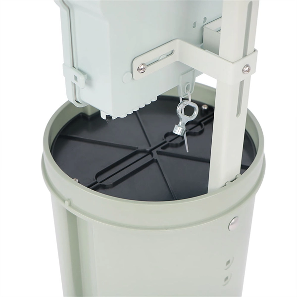 Do bus connectors have positive and negative terminals