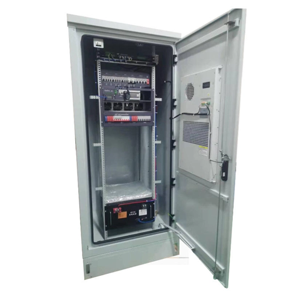 What size is a 12-circuit distribution box 