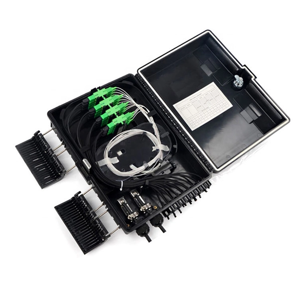 Multimeter for testing the positive and negative terminals of a photovoltaic cell
